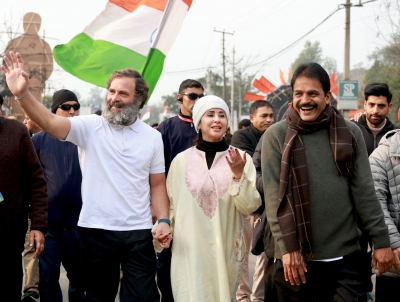 Urmila Matondkar welcomes Rahul Gandhi's BJY on the way to