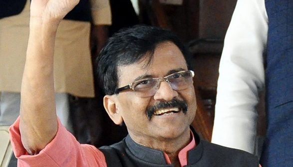 Raut rubs salt, says Shinde has outlived his utility, Maha to get new CM