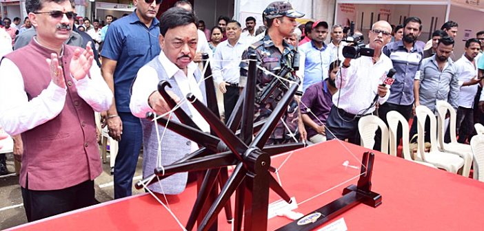 Union Minister Narayan Rane Unveils Khadi Fest 2023